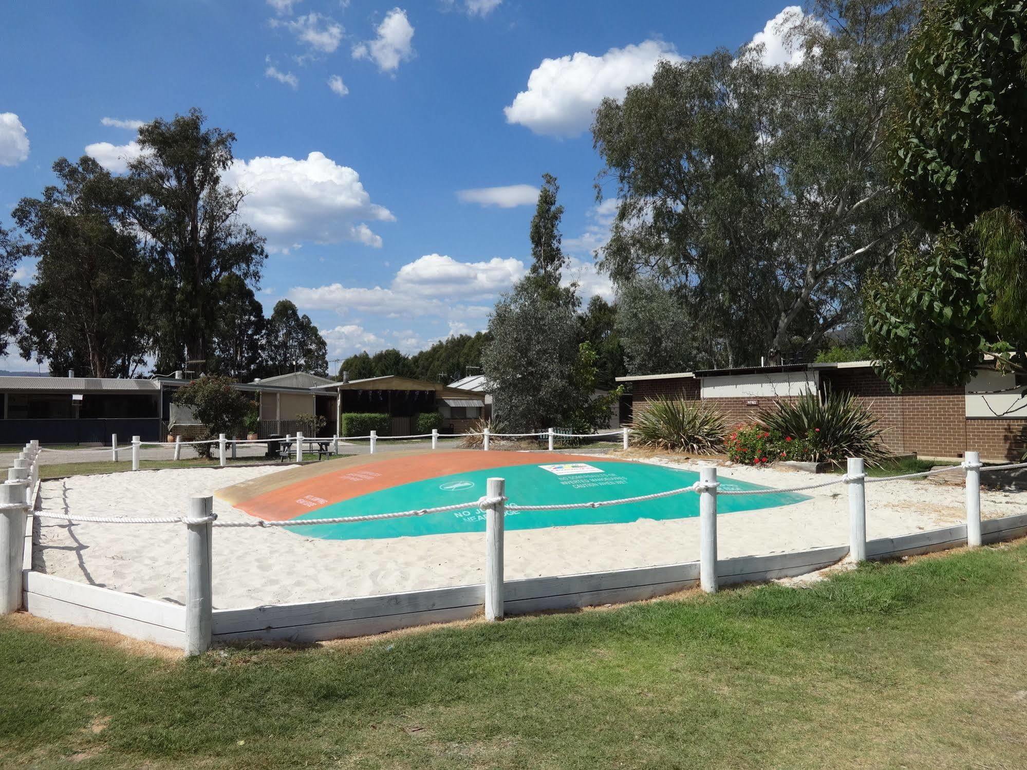 Big4 Breeze Holiday Parks - Eildon Ngoại thất bức ảnh